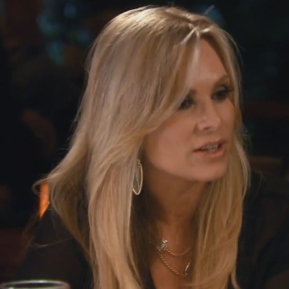 Kendra Scott • Skylar Earrings • White Onyx • Gold Tone - Picture 2 of 3